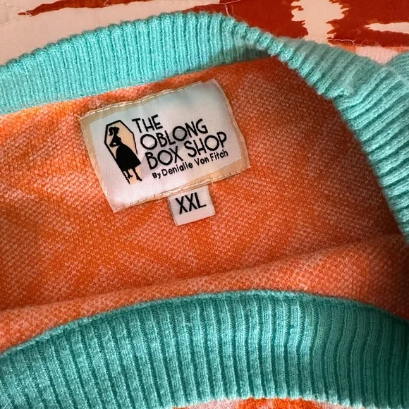 Bold Retro Knit Tee – XXL – The Oblong Box Shop - Picture 2 of 10